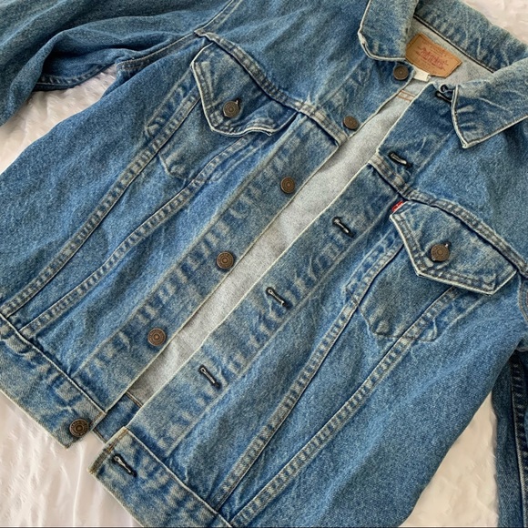 SOLD Vintage Levi’s Denim Jacket 71205 0213 Size 44L - Picture 6 of 16
